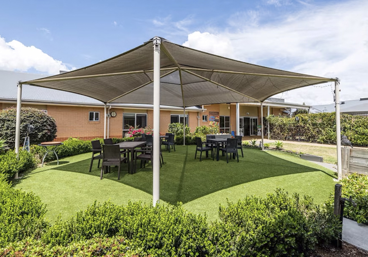 Bupa Glenvale Aged Care Outside - erbas