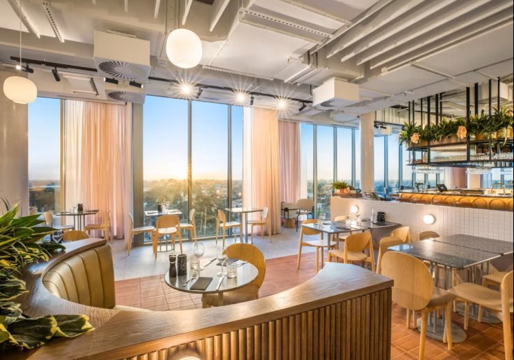 Hunter Commercial Building & Holiday Inn - erbas